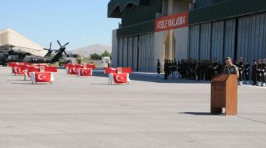 Şehitler I&ccedil;in Van'da T&ouml;ren D&uuml;zenlendi