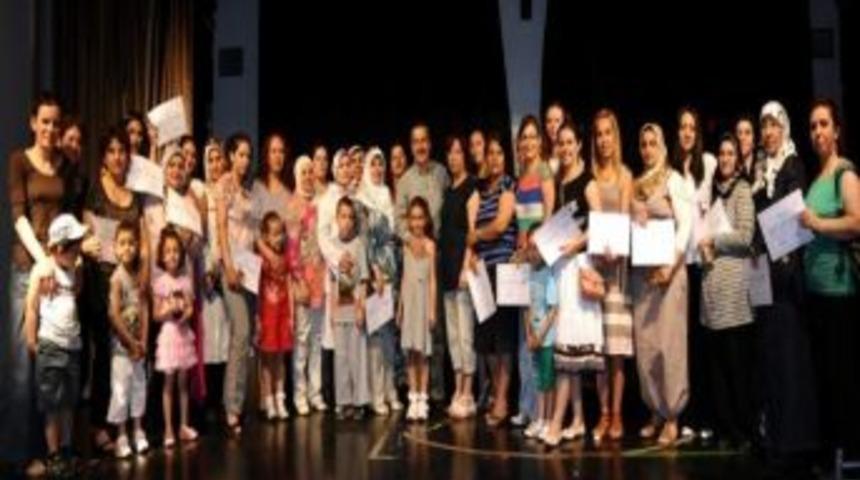 Annelerin Sertifika Heyecanı