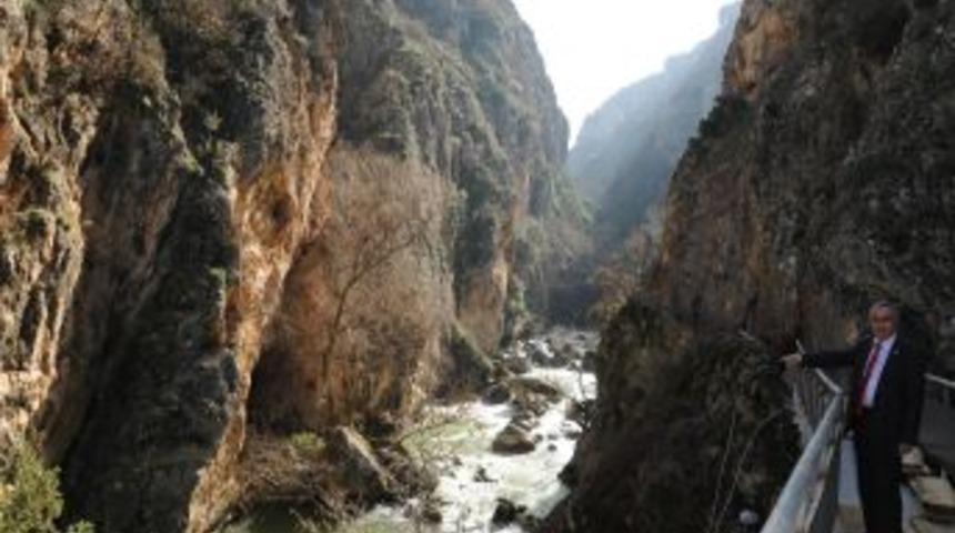 &Ccedil;al Kanyonu Rafting Merkezi Olacak