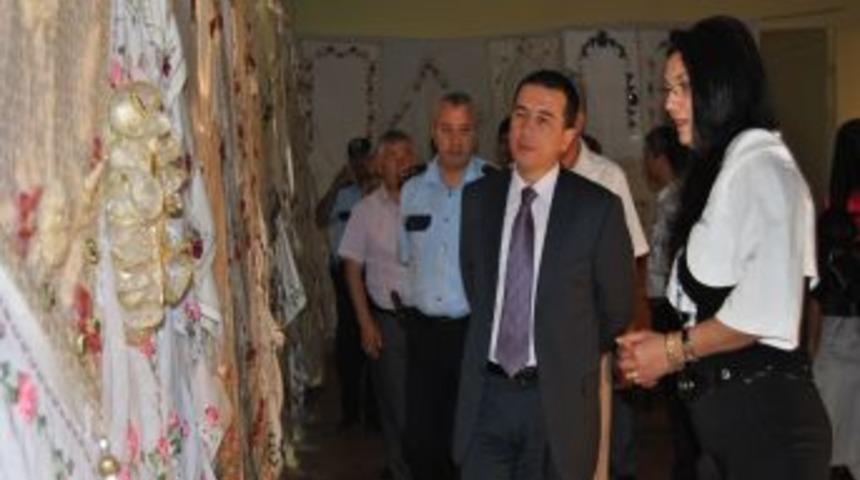 'Meslek Kursları Ev Hanımlarını Sosyalleştiriyor'