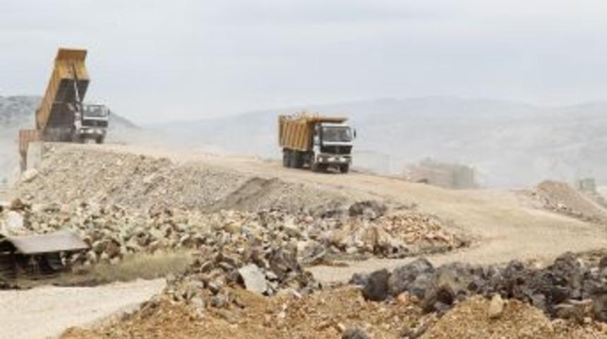 Vali Y&uuml;ksel'e &Ccedil;ubuk Hayvancılık İhtisas Organize Sanayi B&ouml;lgesi Brifingi
