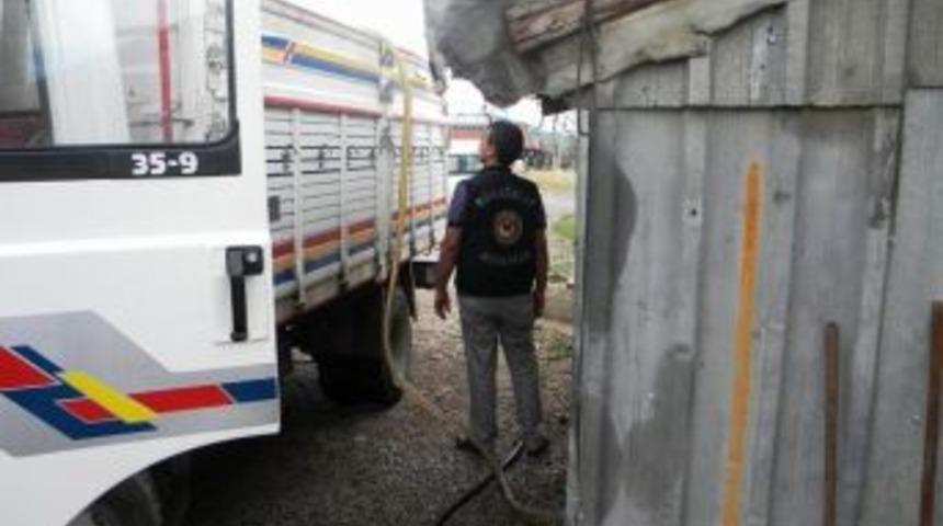 İzmir'de Ka&ccedil;ak Akaryakıt Operasyonu