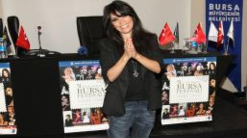 Yasmin Levy: Sesimle Ilgili &Ouml;vg&uuml;lerden Utanıyorum, Ses Bana Değil Allah'a Ait