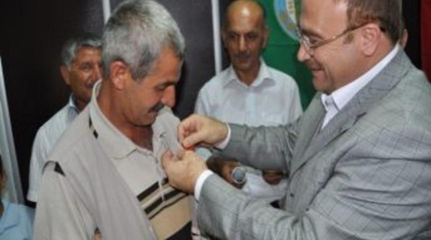 Yılın İlk Boz Antep Fıstığına &Ouml;d&uuml;l