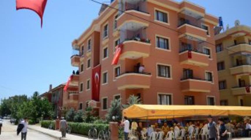 Şehit Astsubay Ali G&uuml;m&uuml;ş&rsquo;&uuml;n Baba Evinde H&uuml;z&uuml;n Hakim