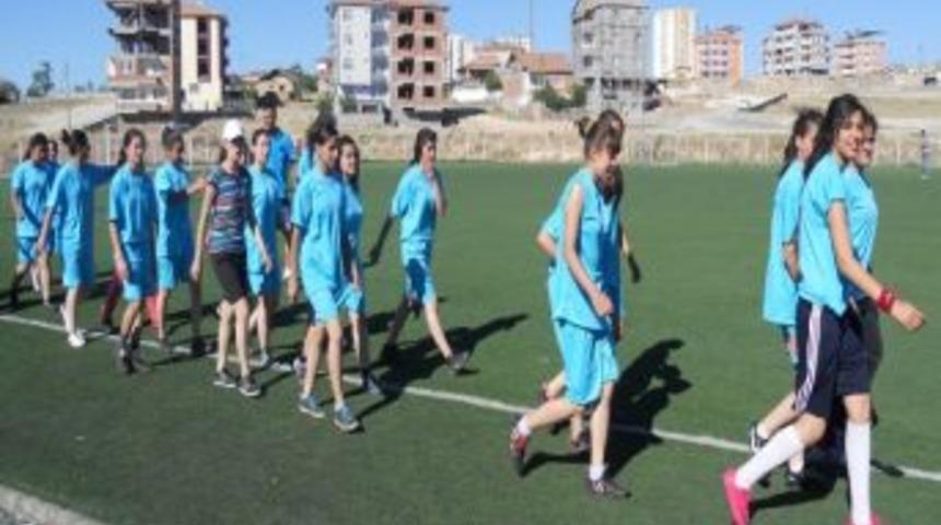 Malatya Bayanlar Spor Kul&uuml;b&uuml; Destek Bekliyor