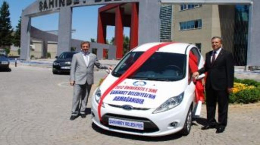 Lys 1.&rsquo;sine Verilecek Otomobil Sahibini Bekliyor