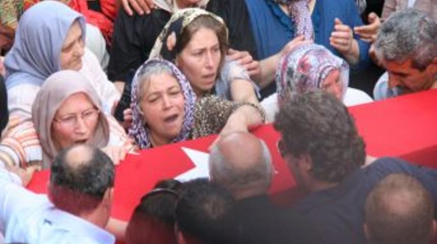 Şehit Asker Erosmanoğlu, Baba Evine Son Kez Getirildi