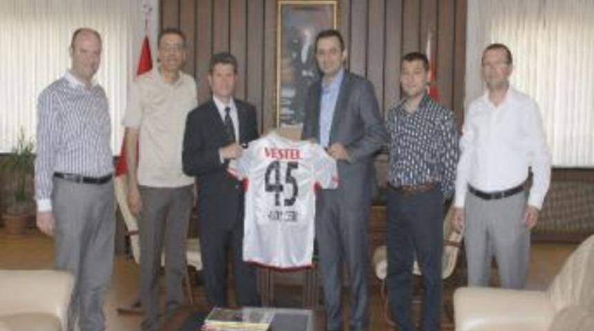 Manisaspor Y&ouml;netimi Emniyet M&uuml;d&uuml;r&uuml; &Ccedil;etin&rsquo;i Ziyaret Etti