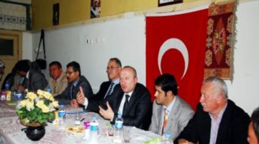 Eskişehir Valisi Kadir Ko&ccedil;demir Huzur Mahallesini Ziyaret Etti