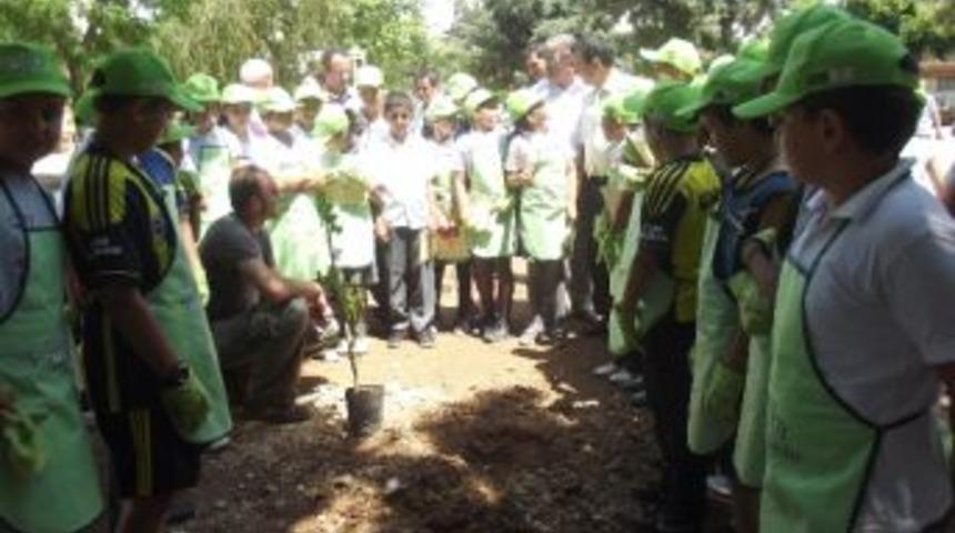 &Ccedil;ocuklar Okullarda Meyve Bah&ccedil;esi Kuracak
