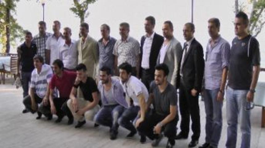 Ak&ccedil;akocaspor Yeni Y&ouml;netim Kurulu Basına Tanıtıldı