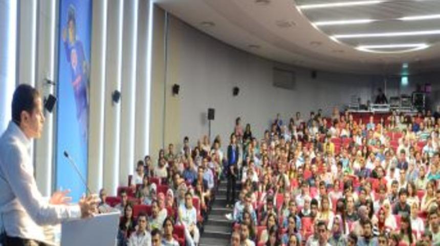 C&uuml;neyt &Ouml;zdemir: Fatih Projesi Ile Gazetecilik Alanında B&uuml;y&uuml;k Değişimler Olacak