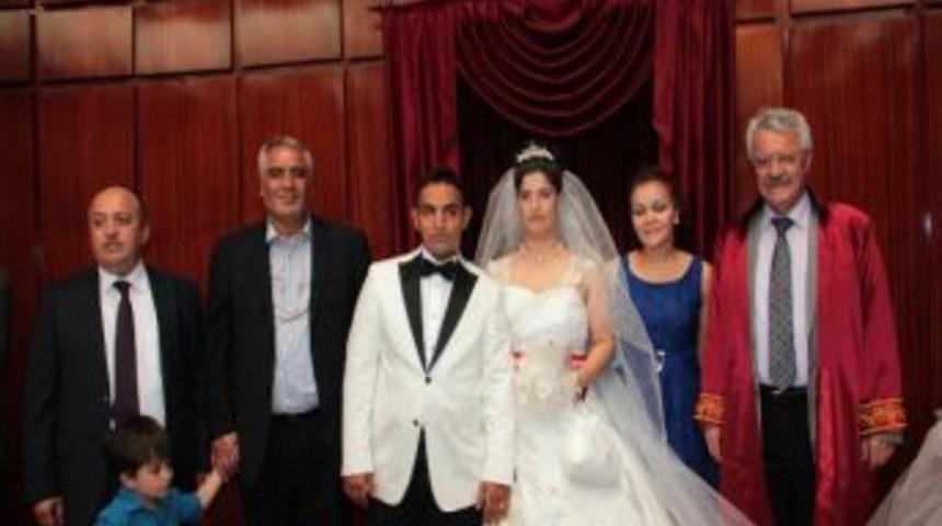 &Ccedil;ankaya Belediye Başkanı Tanık Gen&ccedil; &Ccedil;iftin Mutluluğuna Ortak Oldu