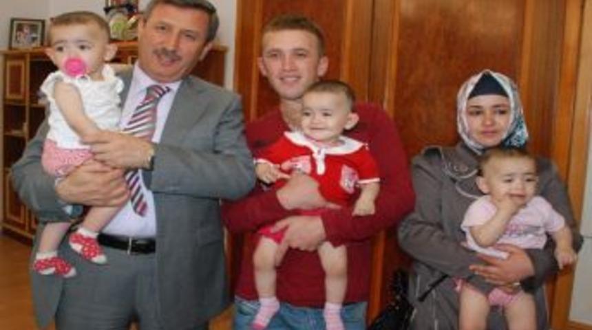 &Uuml;&ccedil;&uuml;z Bebeklerden Vali Yılmaz&rsquo;a Ziyaret