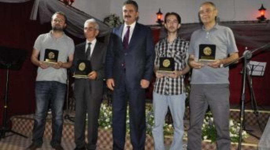 Amasya Belediyesi'ndan Fotoğraf, Şiir Ve Karikat&uuml;re &Ouml;d&uuml;l