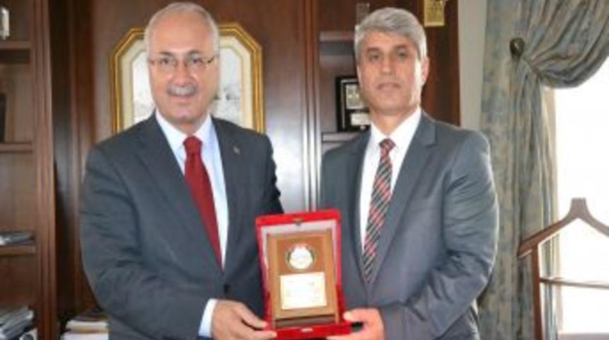 Manisa Valis Daş&ouml;z: Karayolları, En G&uuml;&ccedil;l&uuml; Ve &Ouml;nemli Teşkilatlardan Biri