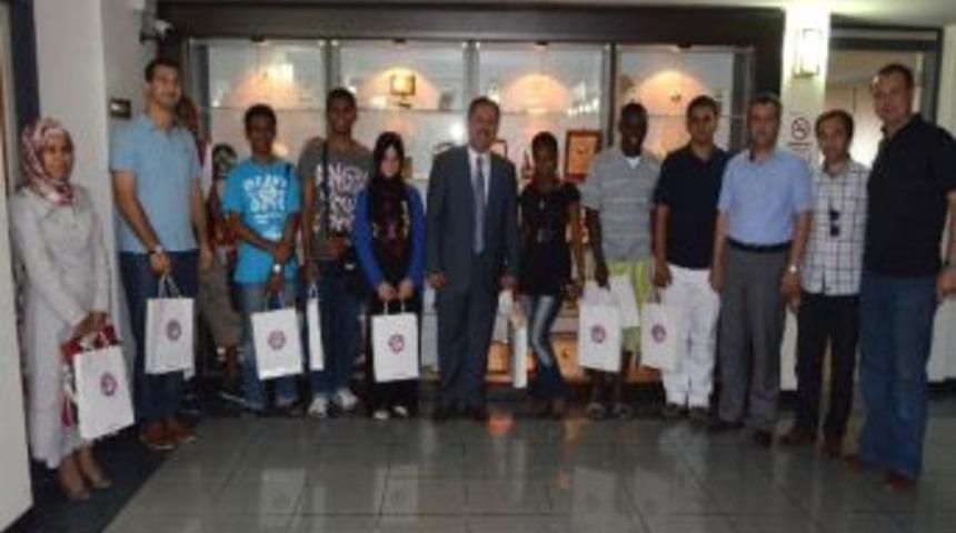 Kenyalı &Ouml;ğrencilerden Dto&rsquo;ya Ziyaret