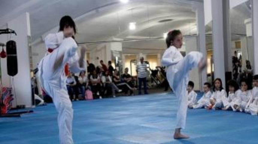 &Uuml;niversitede Karate Sınavı
