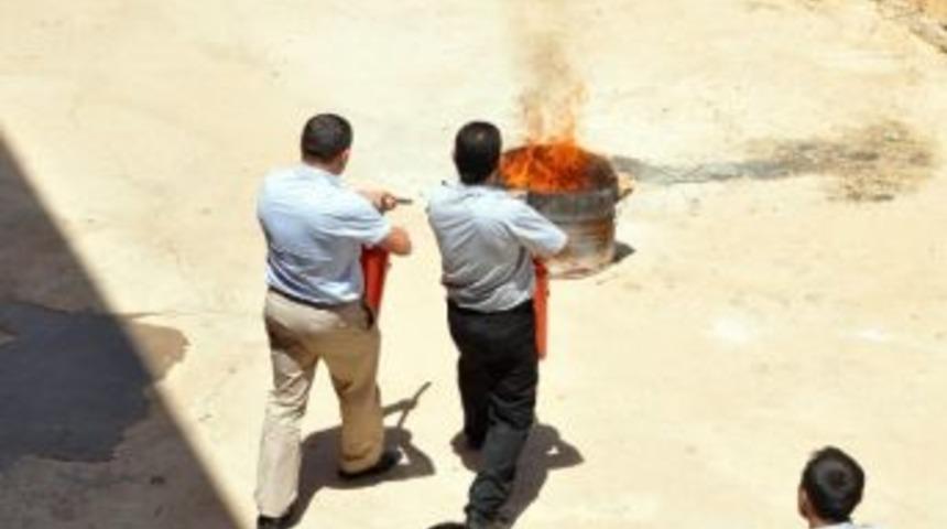 Ak&ccedil;akale Devlet Hastanesi'nde Yangın Tatbikatı Yapıldı