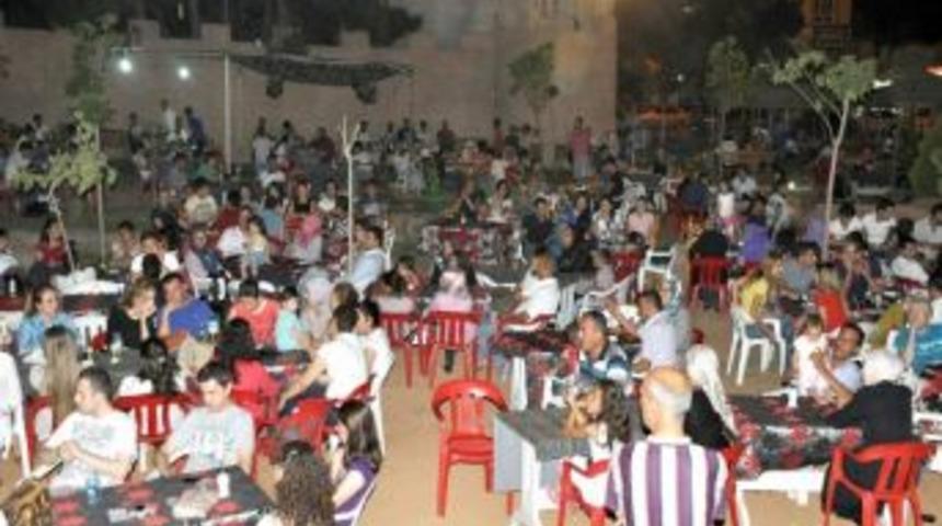 Sıra Gecesiyle M&uuml;zik Ş&ouml;leni