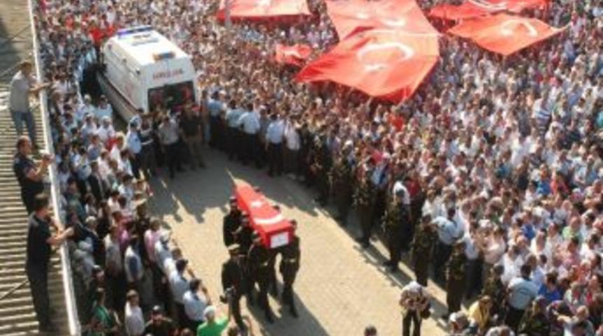 Giresun Şehidini Son Yolculuğa Uğurladı