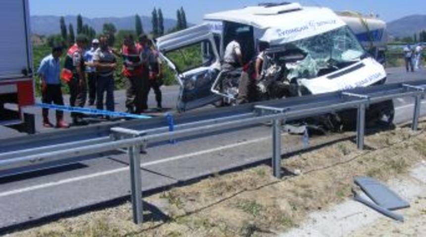 &Ccedil;ine'de Kaza: 1 &Ouml;l&uuml;, 9 Yaralı