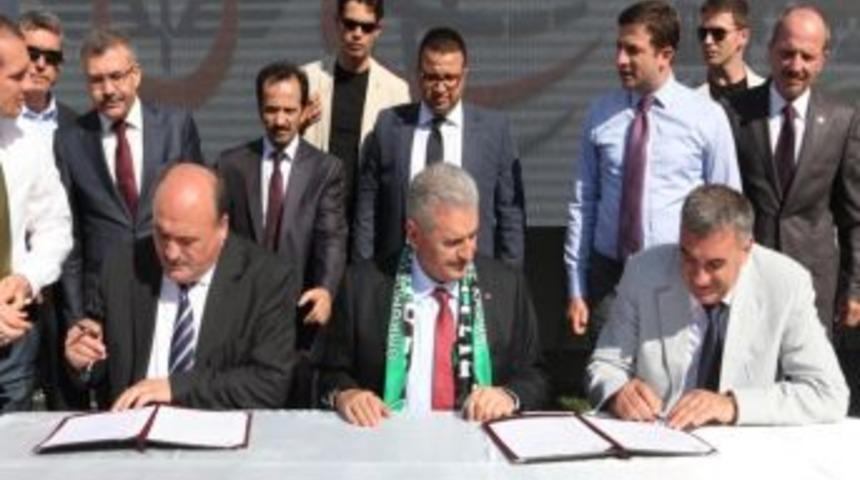 Sakarya'ya Hafif Raylı Sistem Kazandıracak Projenin Protokol&uuml; Imzalandı