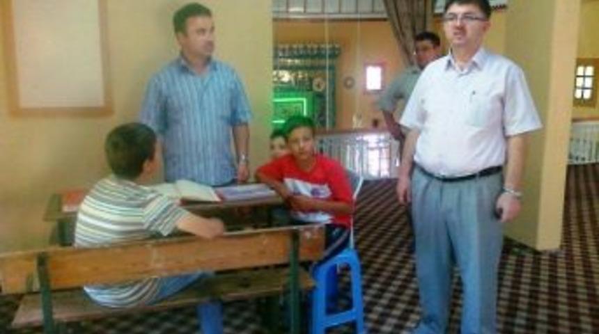 Hisarcık M&uuml;ft&uuml;s&uuml; Mehmet Ceyhan Yaz Kur&rsquo;an Kurslarını Ziyaret Etti