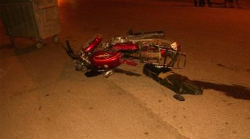 Motosiklet İle Otomobil &Ccedil;arpıştı: 1 Yaralı