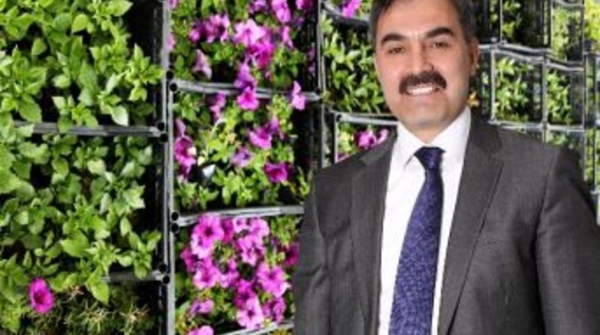 Ahlat Belediyesi&rsquo;nden &Ccedil;i&ccedil;eklendirme &Ccedil;alışmaları