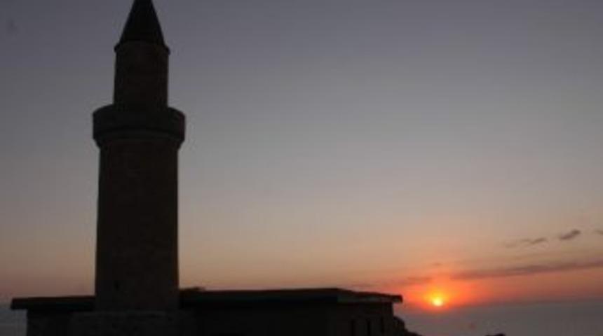 Van G&ouml;l&uuml;`nde G&uuml;n Batımı G&uuml;zelliği