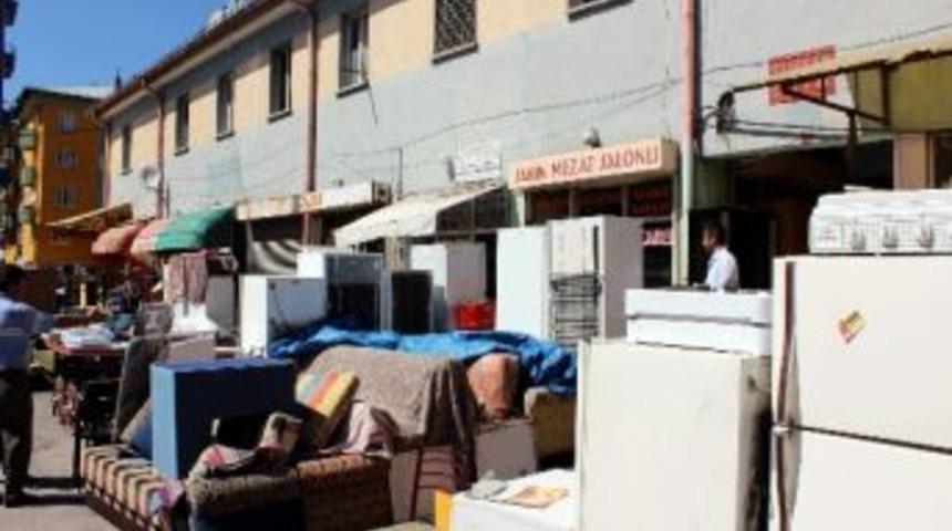 Azerbaycan İş Merkezi Boşaltılacak