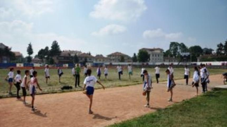 D&uuml;zceli Atletler Daha İyiye Koştular