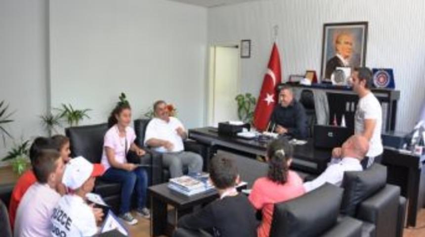 Minik Judoculara Gen&ccedil;lik Hizmetleri Ve Spor İl M&uuml;d&uuml;r&uuml; Şiran&rsquo;dan Hediye