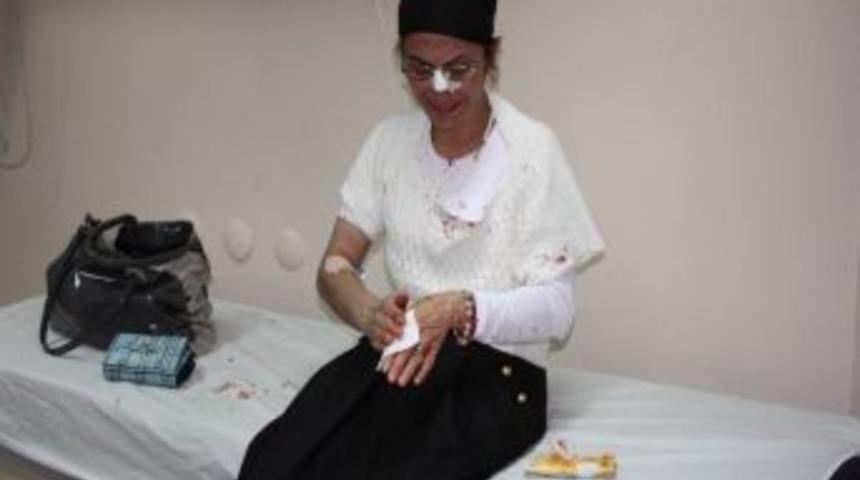 Eski Eşe Sokak Ortasında Dayak