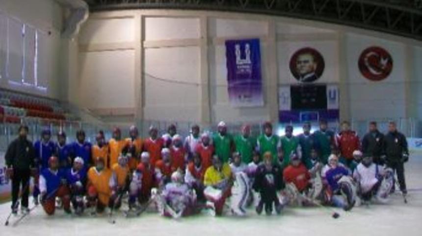 Buz Hokeyi Gelişim Kampları Erzurum&rsquo;da Başladı