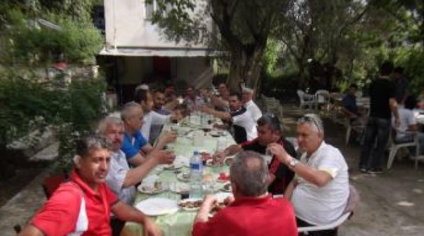 Beyerlispor&rsquo;dan Şampiyonluk Yemeği