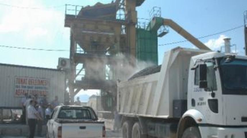 Belediye Asfalt &Uuml;retirken &Ccedil;evreyi Kirletmeyecek