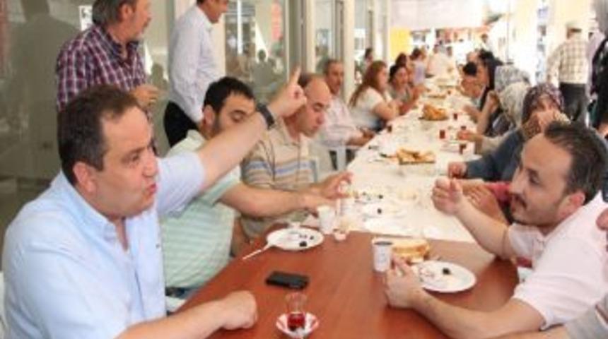 Giresun Belediye Başkanı Kerim Aksu Mahalle Esnafıyla Kahvaltıda Buluştu