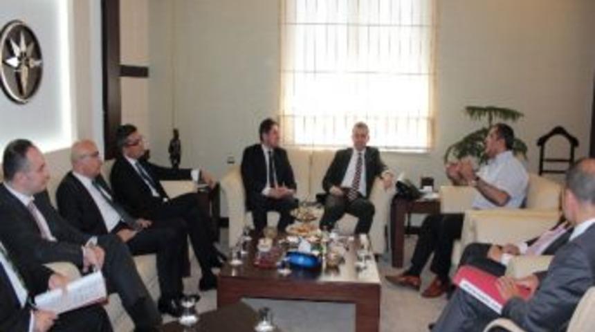 Akbank Y&ouml;netimi Başkan Konuk&rsquo;u Ziyaret Etti