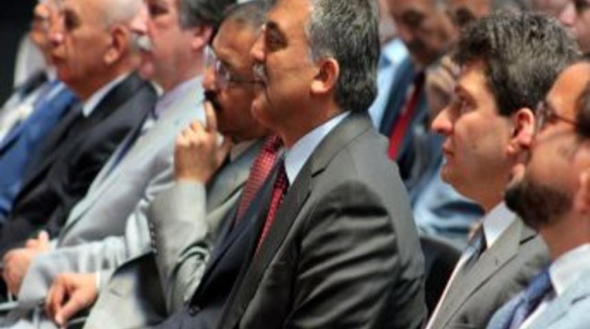 Cumhurbaşkanı G&uuml;l: T&uuml;rkiye'yi Ter&ouml;rle Hızaya Getirmek M&uuml;mk&uuml;n Değil