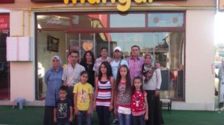 Başarılı Oyunculara Yemek