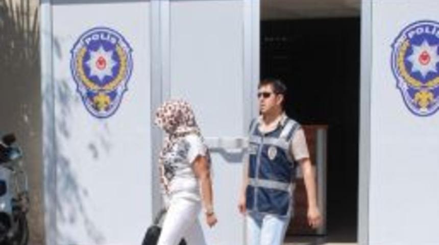 İzmit'te Fuhuş Operasyonu