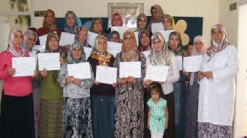 Karaman&rsquo;da Cenaze Yıkama Ve Kefenleme Kursiyerlerine Belgeleri Verildi