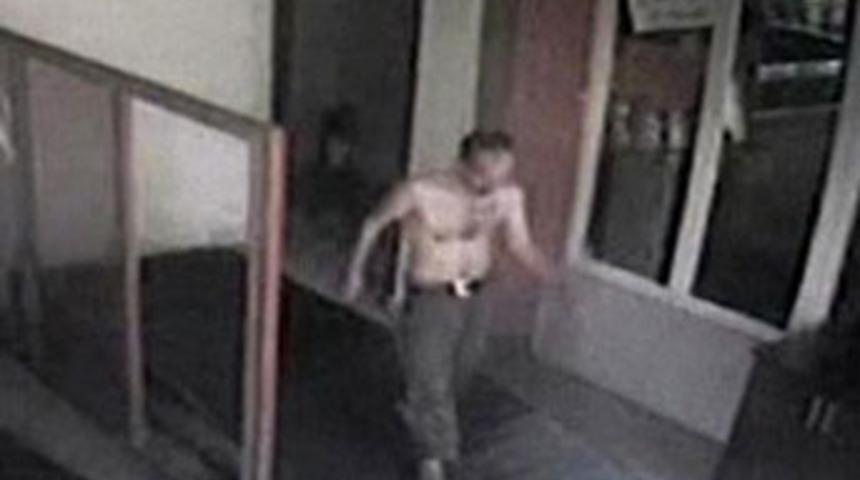 Kedinin g&ouml;zlerini oyan cani yakalandı