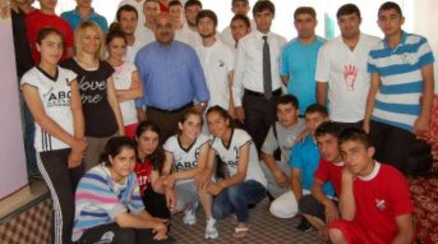 Bitlis&rsquo;ten Erzurum&rsquo;a 51 Sporcu Gidecek