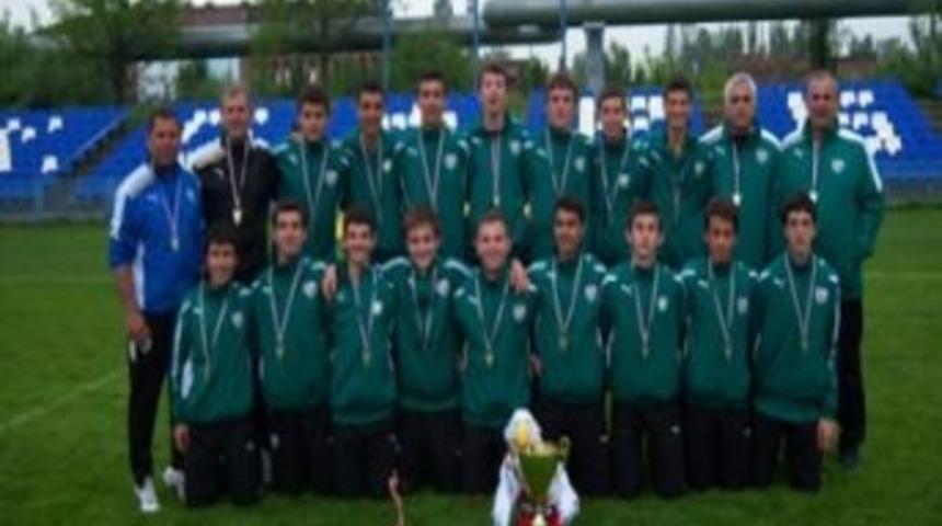 G&ouml;nen Belediye Spor Alt Yapısından Transfer Olan Utku T&uuml;rk, Kariyerine Uluslararası Şampiyonluk Ekledi