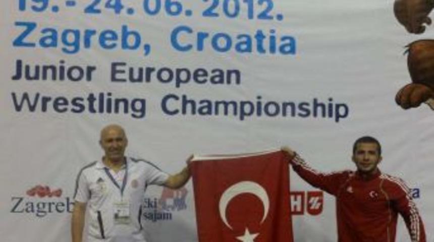 B&uuml;y&uuml;kşehirli G&uuml;reş&ccedil;iler Avrupa Şampiyonu