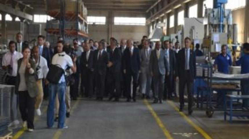 Cumhurbaşkanı Abdullah G&uuml;l Femaş Fabrikası'nı Gezdi